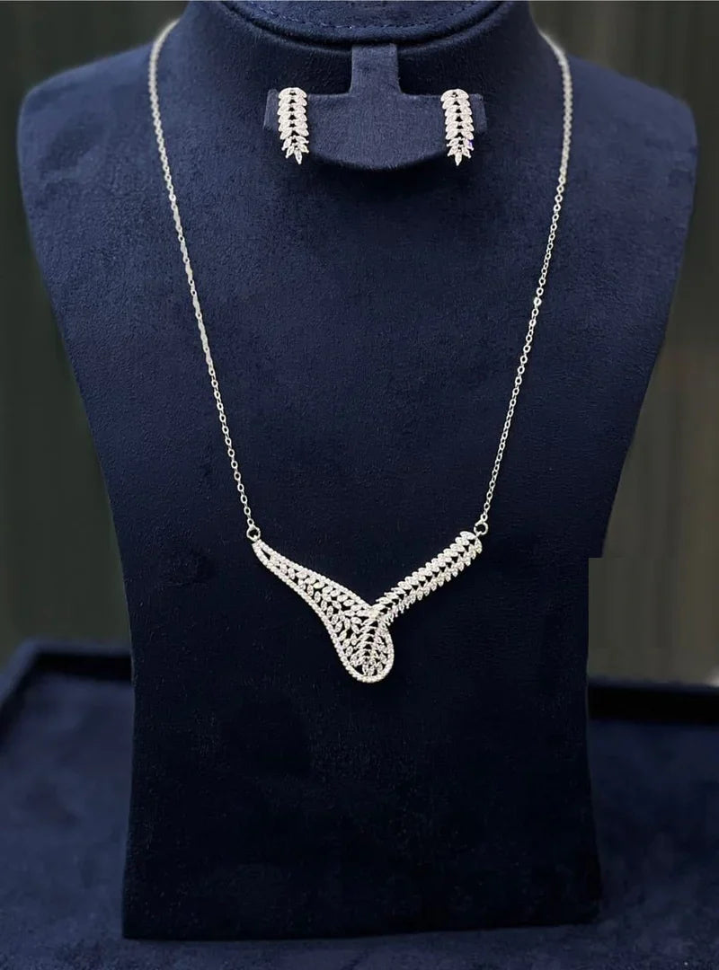 Curved Leaf Crystal Jewelry Set