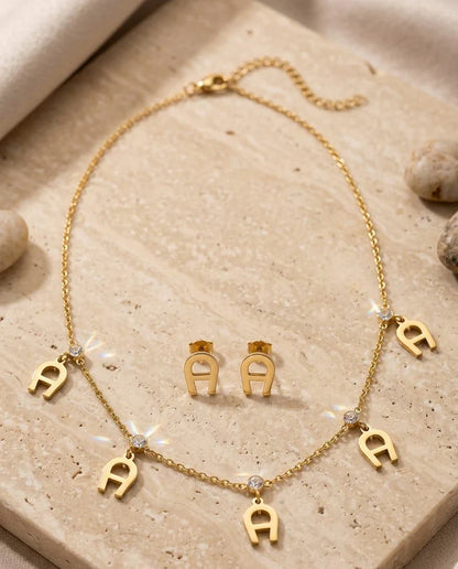 Woman Elegant Gold Jewelry Set